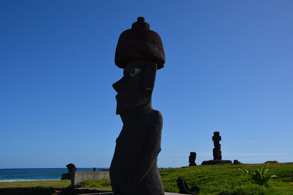 moai aux yeux blancs